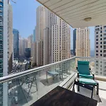 Beautiful Marina Views 1 Bed