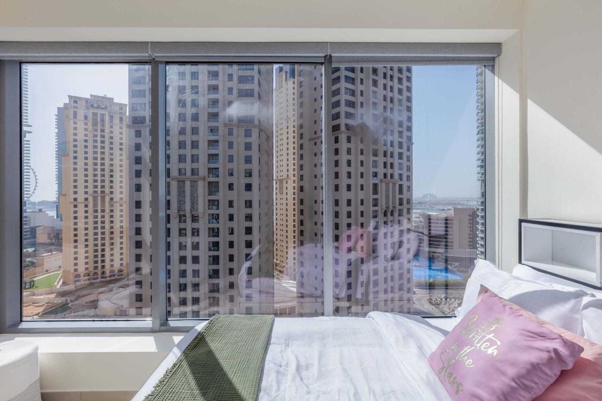 Beautiful Marina Views 1 Bed * Dubai