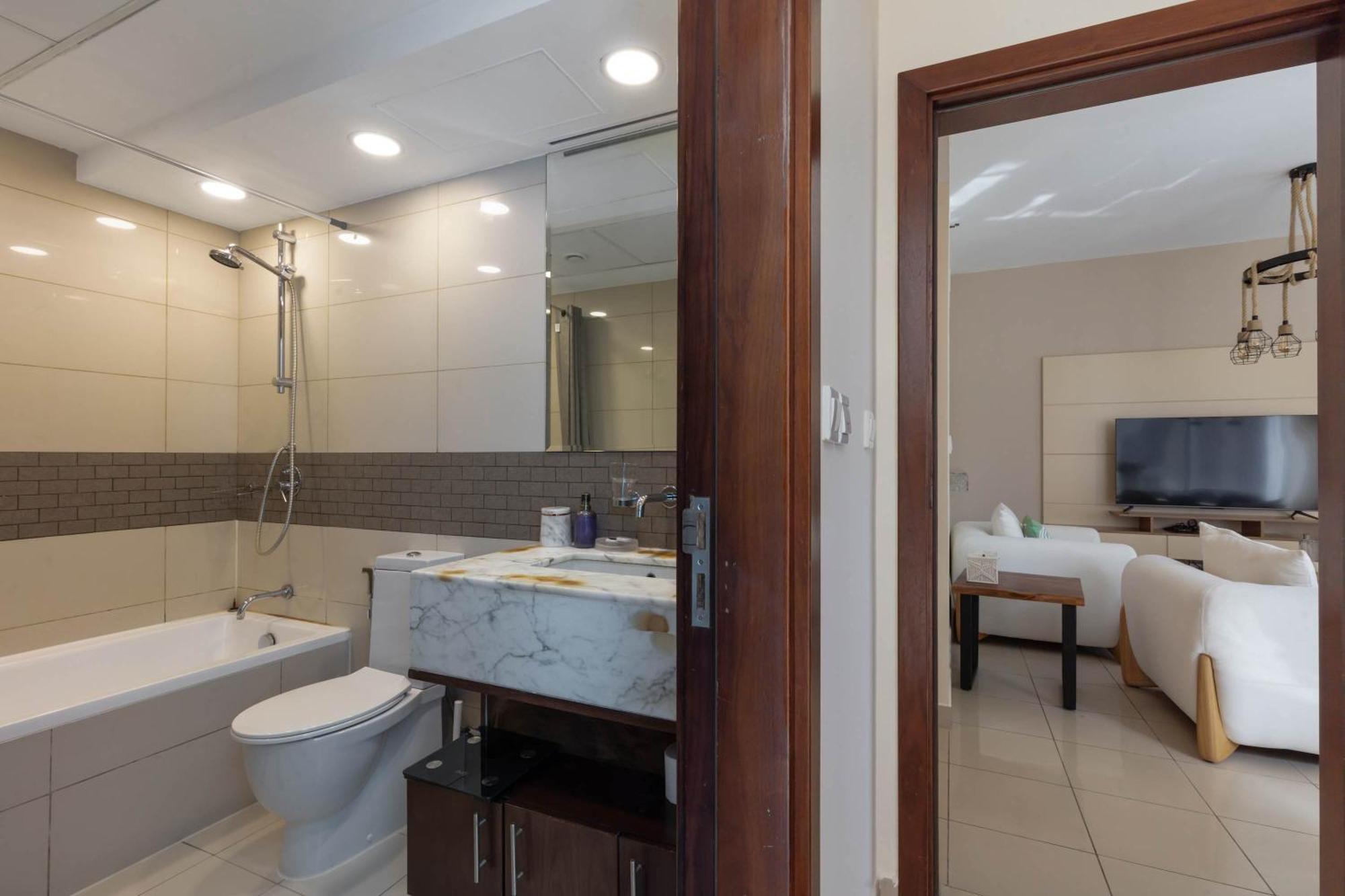 Beautiful Marina Views 1 Bed * Dubai