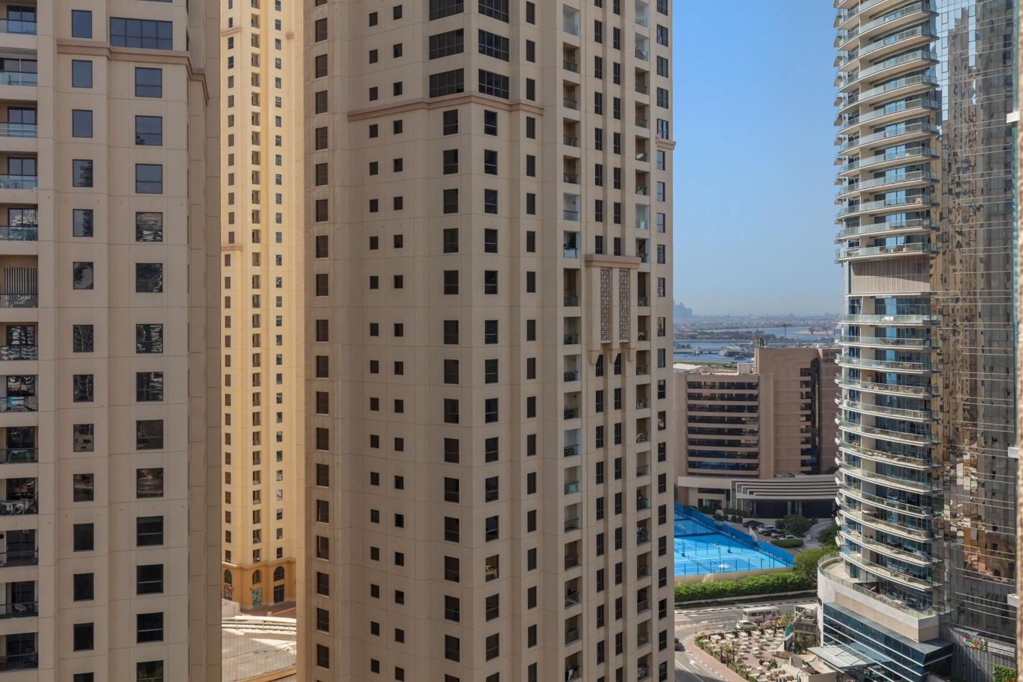 Beautiful Marina Views 1 Bed